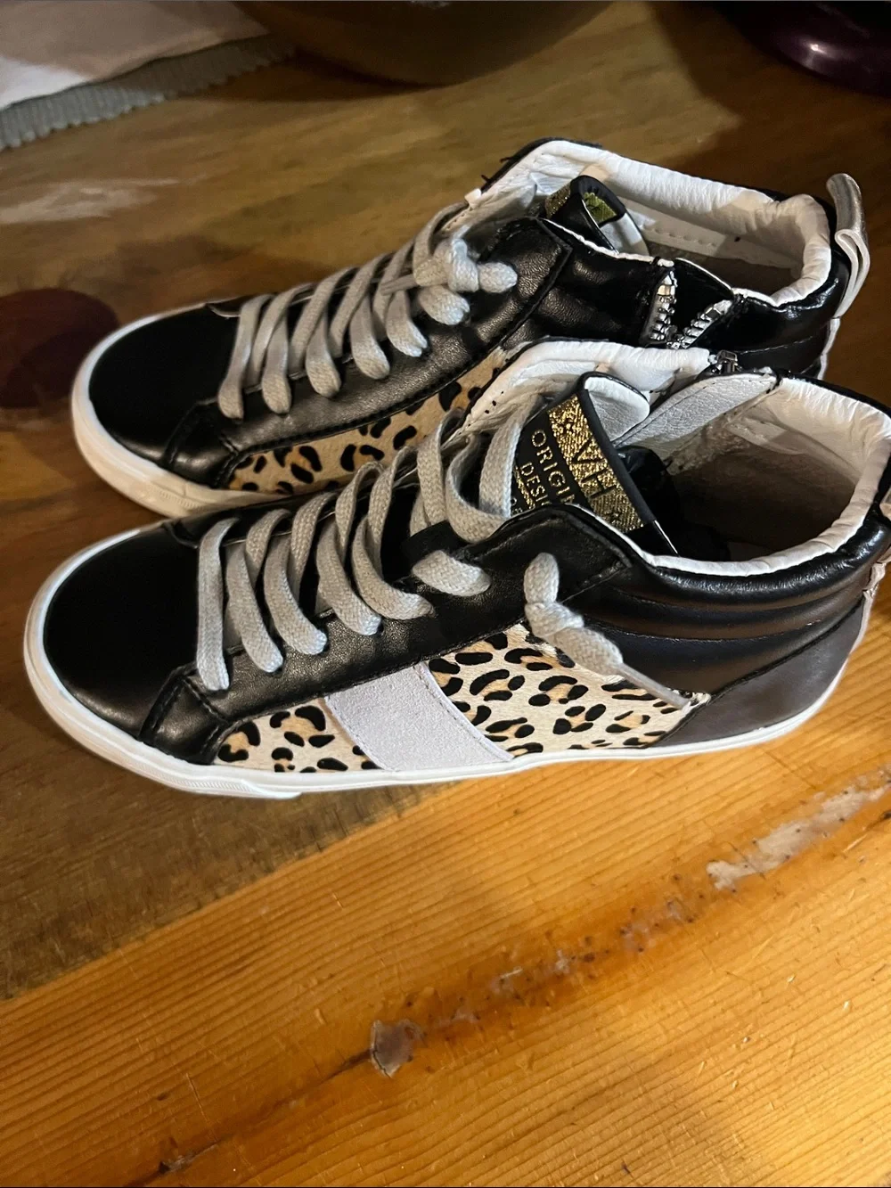 Vintage Havana Dedra Black and Leopard High-Top Sneakers sz 6